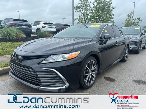 Used 2023 Toyota Camry XLE FWD image 1