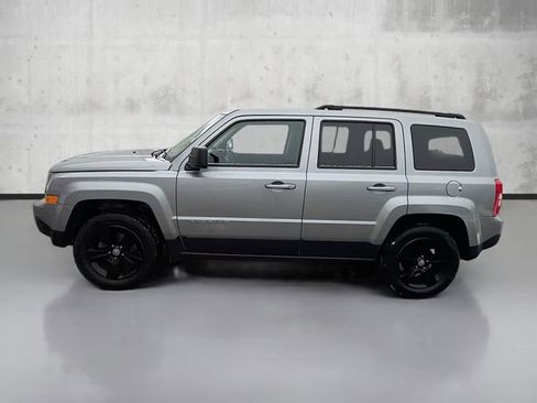 Used 2016 Jeep Patriot Latitude image 8