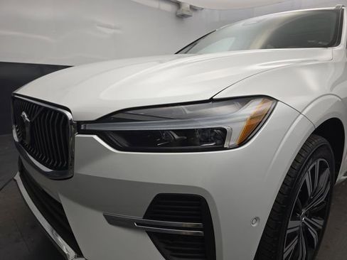 Used 2023 Volvo XC60 B5 Plus image 14