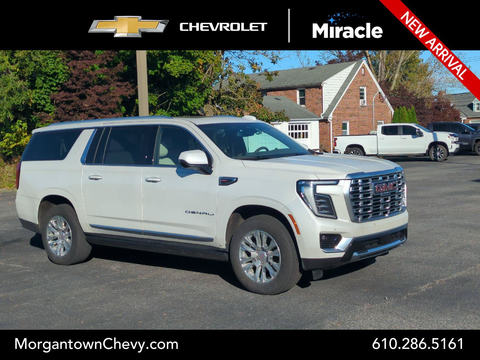 Used 2025 GMC Yukon XL Denali w/ Sun & Power Step Package AWD/4WD image 1