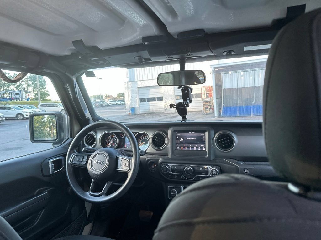 Used 2022 Jeep Gladiator Sport AWD/4WD image 12