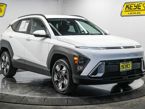 Used 2024 Hyundai Kona SEL AWD/4WD image 7