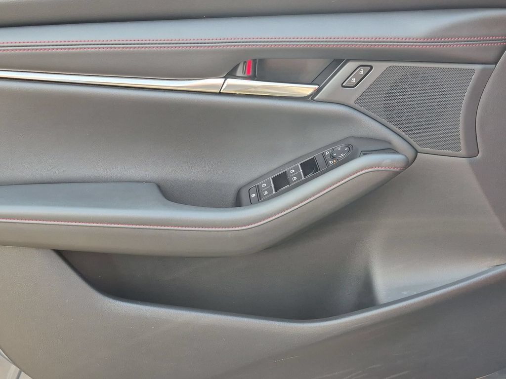 Used 2025 MAZDA MAZDA3 s AWD/4WD image 11