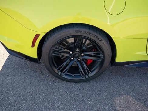Used 2019 Chevrolet Camaro ZL1 RWD image 9