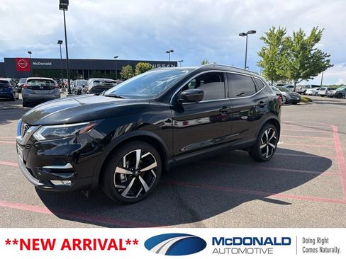 Used 2021 Nissan Rogue Sport SL w/ Premium Package AWD/4WD image 1