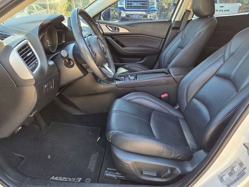 Used 2018 MAZDA MAZDA3 Touring image 23
