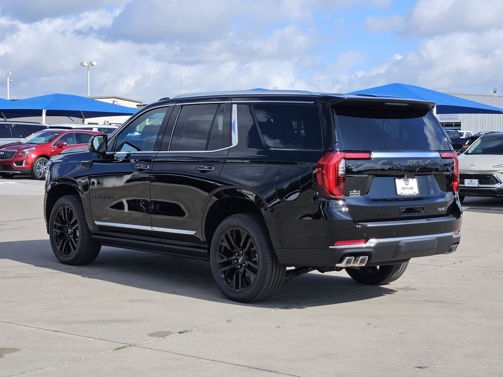 New 2027 GMC Yukon Denali w/ Denali Reserve Package AWD/4WD image 3