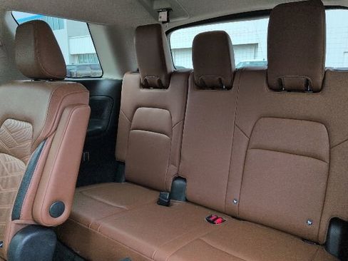 Used 2022 Nissan Pathfinder Platinum w/ Cargo Package image 8