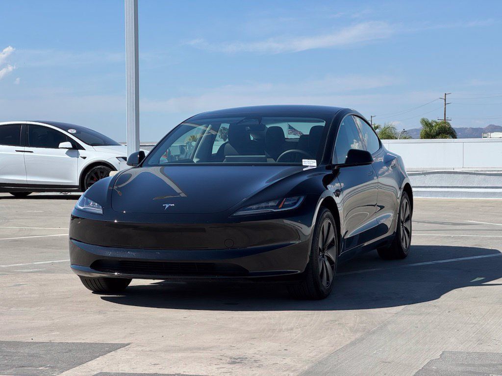 Used 2025 Tesla Model 3 RWD image 3