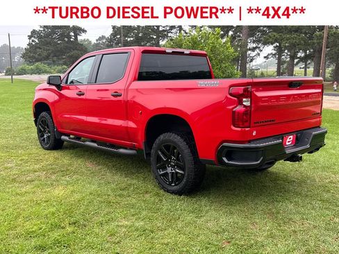 Used 2025 Chevrolet Silverado 1500 Custom Trail Boss w/ Dark Appearance Package AWD/4WD image 6