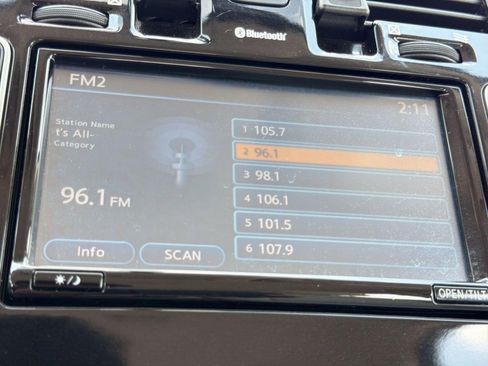 Used 2015 Nissan Leaf SV FWD image 21