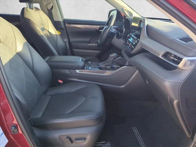 Certified 2021 Toyota Highlander Platinum AWD/4WD image 26