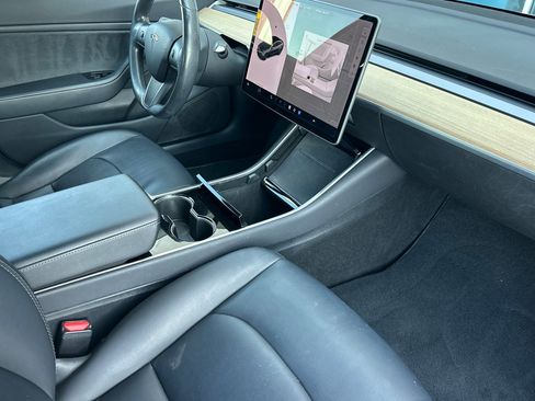 Used 2018 Tesla Model 3 Long Range image 15