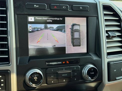Used 2019 Ford F150 King Ranch w/ Equipment Group 601A Luxury AWD/4WD image 44