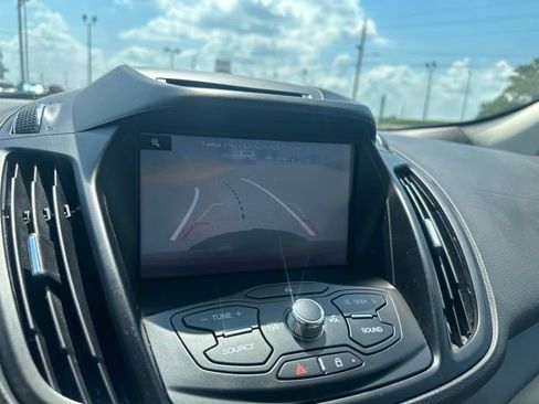 Used 2014 Ford Escape SE w/ Equipment Group 201A FWD image 3
