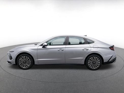 Used 2025 Hyundai Sonata SEL FWD image 5