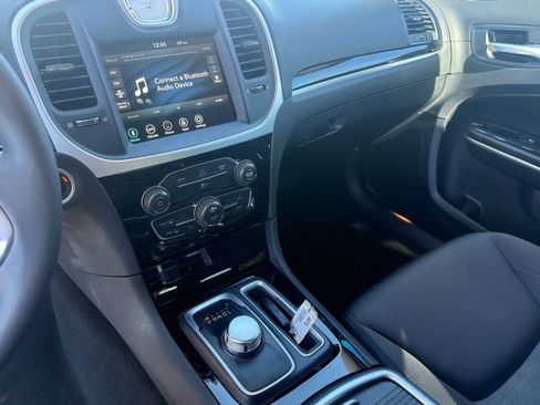 Used 2023 Chrysler 300 Touring w/ Sport Appearance Package image 20