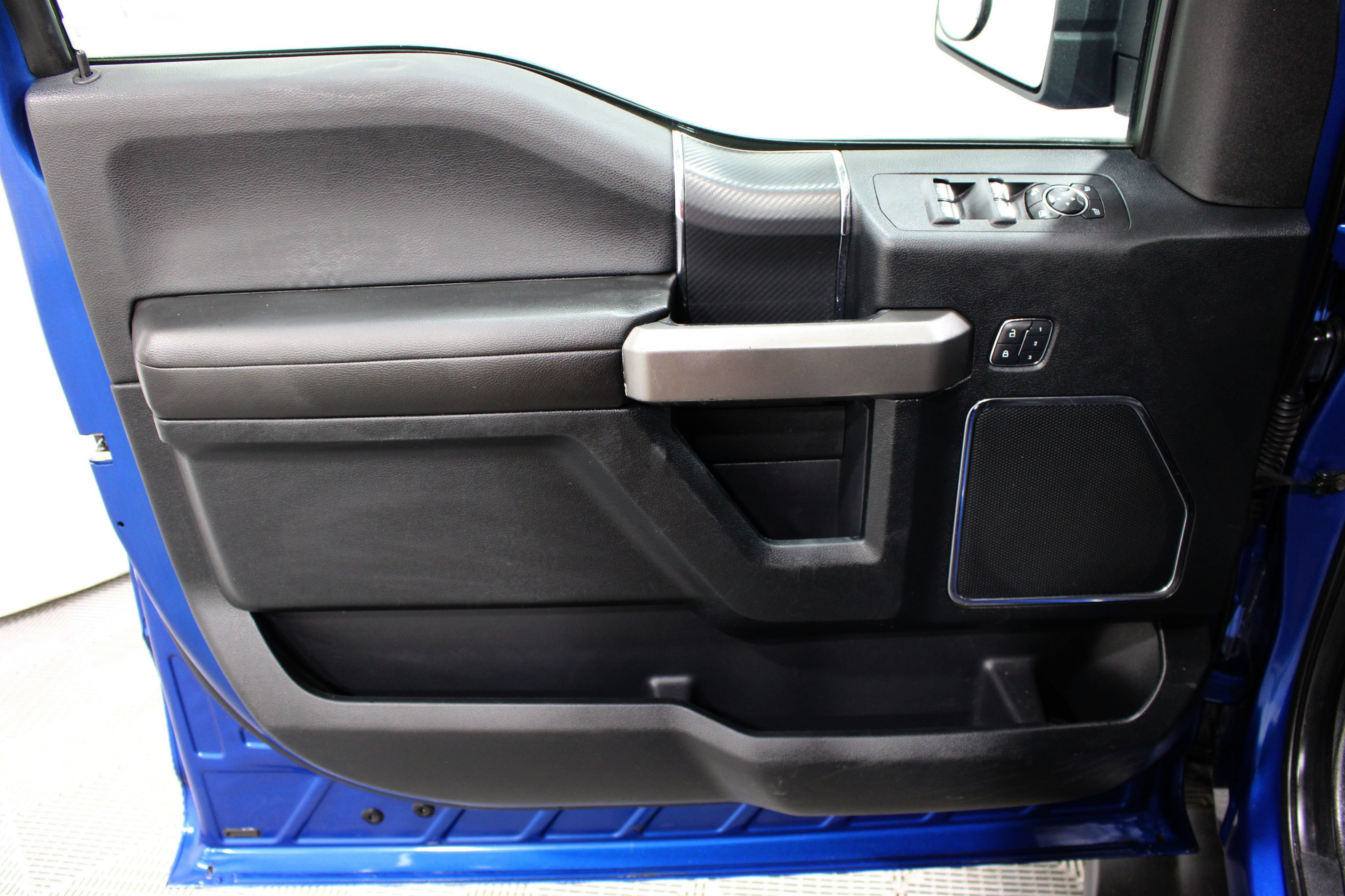 Used 2018 Ford F150 Lariat AWD/4WD image 6