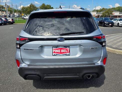 Used 2025 Subaru Forester Touring image 12