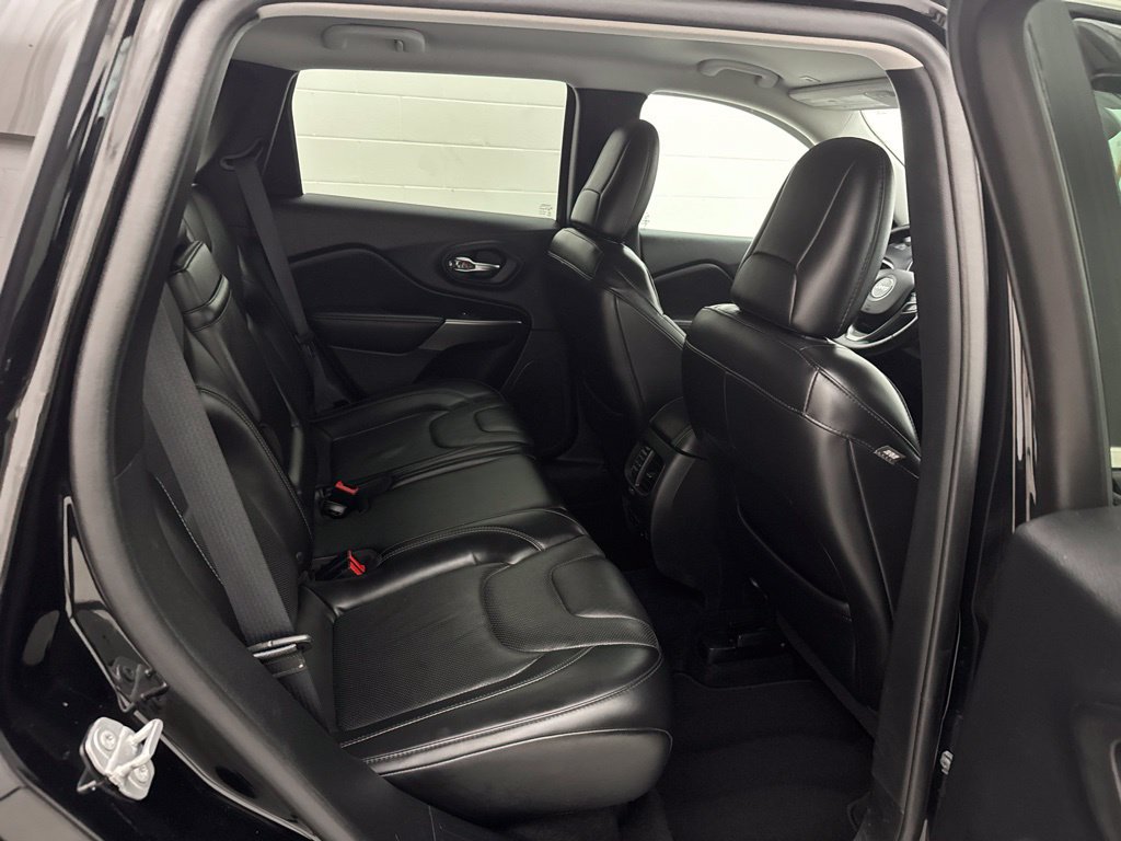 Used 2019 Jeep Cherokee Limited AWD/4WD image 48
