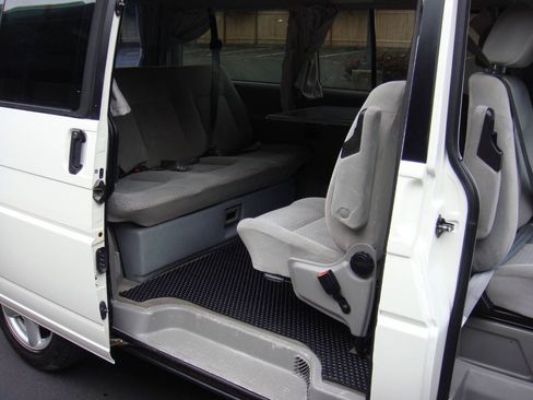 Used 2001 Volkswagen Eurovan FWD image 12