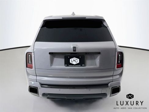 Used 2025 Rolls-Royce Cullinan Black Badge AWD/4WD image 7