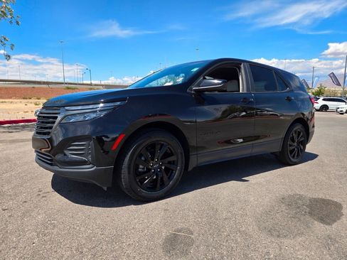 Used 2024 Chevrolet Equinox LS w/ LS Convenience Package FWD image 3