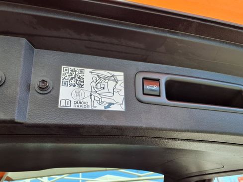 Certified 2024 Toyota Highlander XLE FWD image 10
