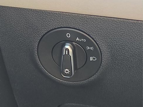 New 2026 Volkswagen Taos SE FWD image 20