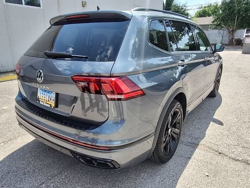 Used 2024 Volkswagen Tiguan SE R-Line FWD image 3
