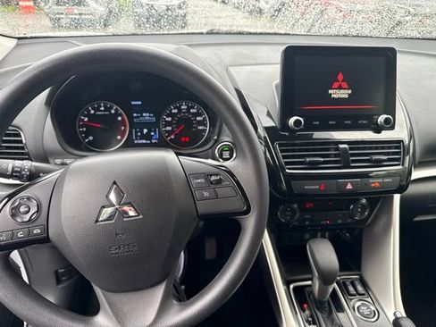 Used 2025 Mitsubishi Eclipse Cross LE AWD/4WD image 9