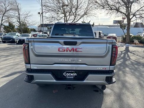 Used 2025 GMC Sierra 2500 AT4 image 5