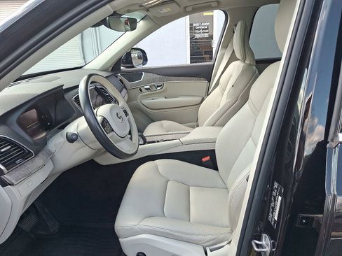 Certified 2023 Volvo XC90 B5 Plus w/ Protection Package Premier image 13