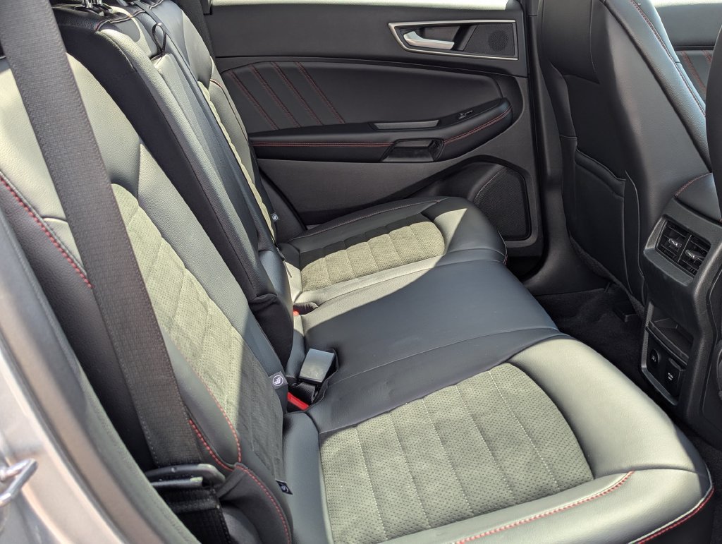 Used 2024 Ford Edge ST-Line AWD/4WD image 25