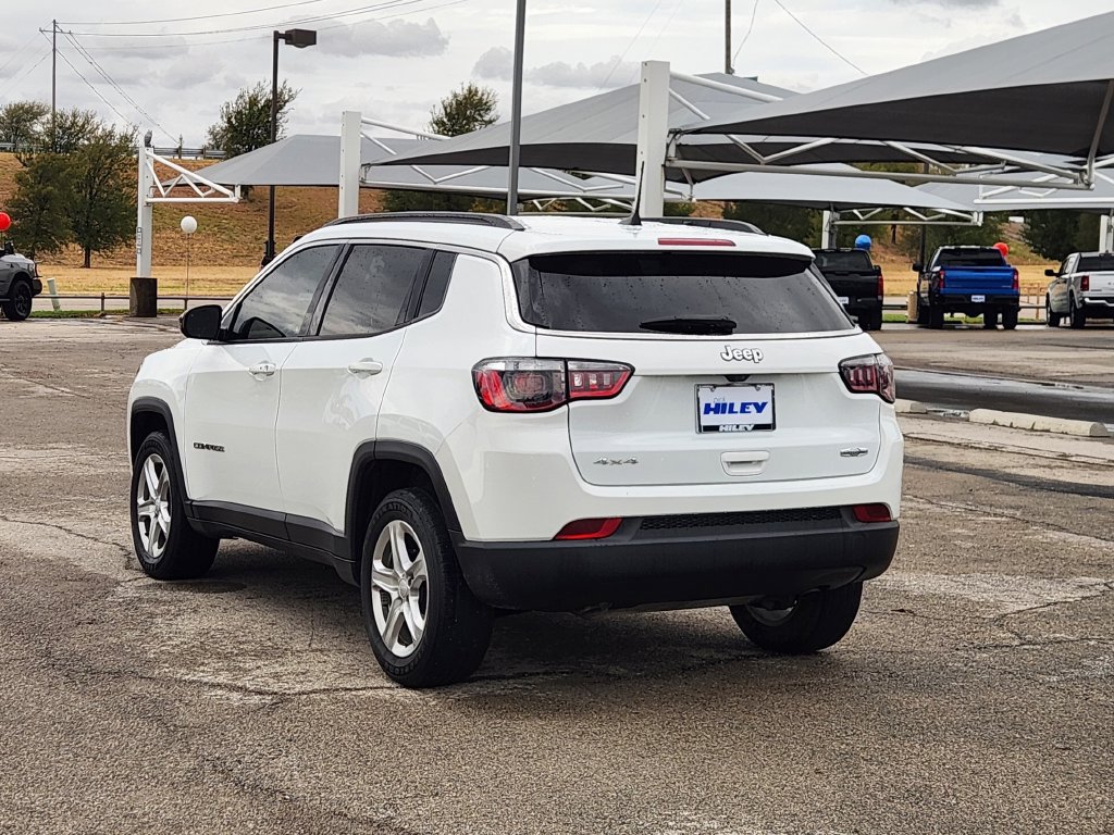 Used 2024 Jeep Compass Latitude AWD/4WD image 5