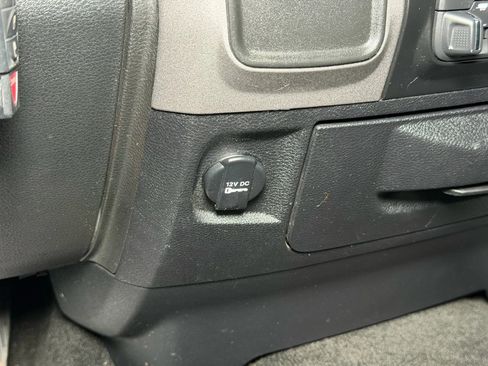 Used 2017 RAM 2500 Tradesman w/ Chrome Appearance Group image 36