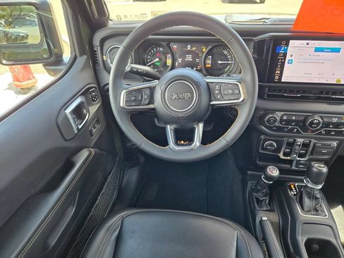 Used 2024 Jeep Wrangler Unlimited Sahara w/ Technology Group AWD/4WD image 13