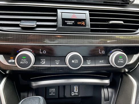 Used 2018 Honda Accord Sport image 25