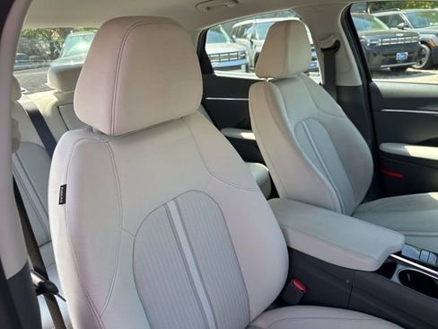 Used 2023 Hyundai Sonata SEL w/ Preferred Accessory Package FWD image 24