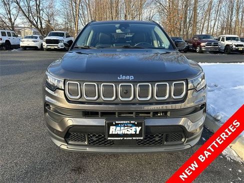 Certified 2022 Jeep Compass Latitude w/ Convenience Group image 3