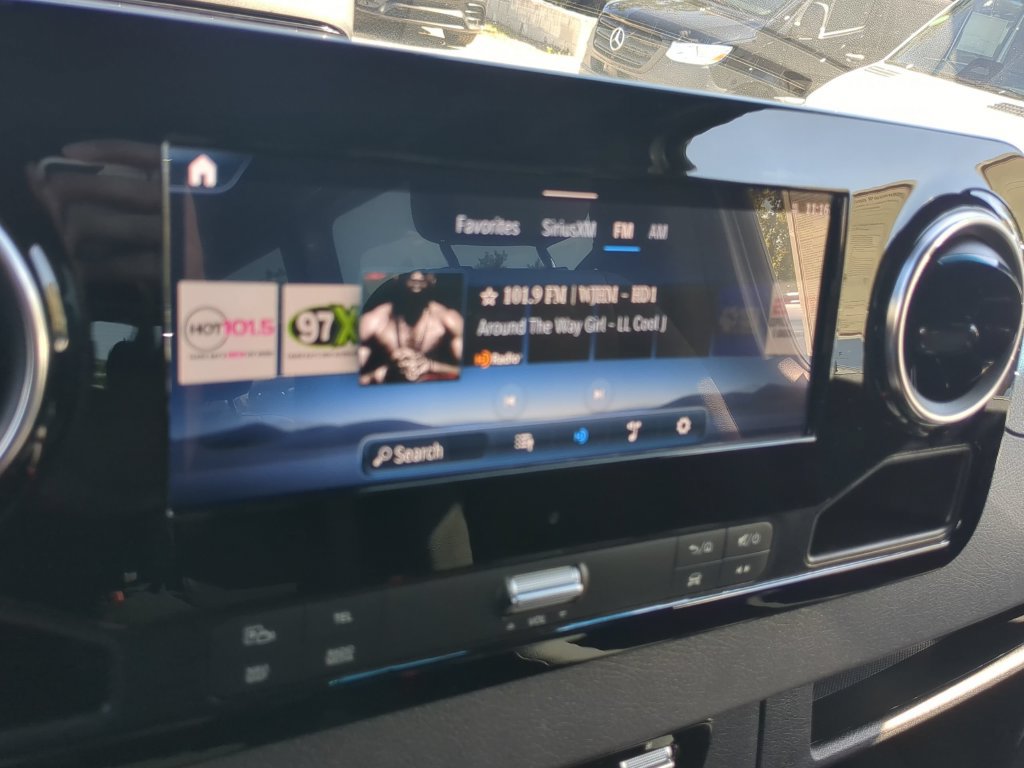 Used 2025 Mercedes-Benz Sprinter 2500 image 6