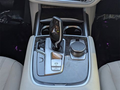 Used 2018 BMW 740i 740i image 13