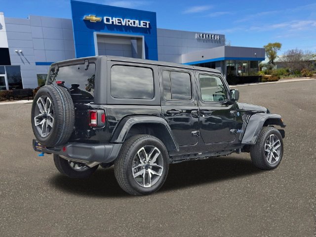 Used 2024 Jeep Wrangler Unlimited AWD/4WD image 25