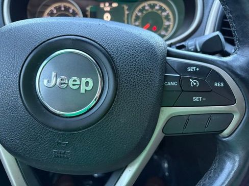 Used 2015 Jeep Cherokee Latitude w/ Comfort/Convenience Group AWD/4WD image 14