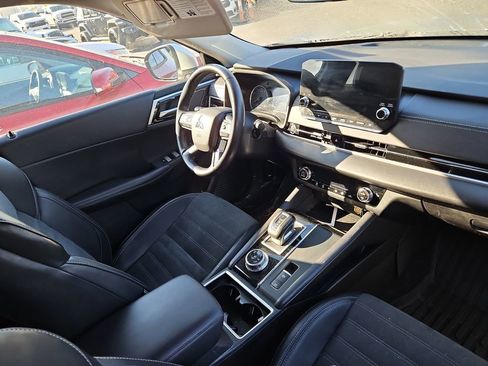 Used 2024 Mitsubishi Outlander SE Black Edition image 9