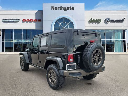 Used 2016 Jeep Wrangler Unlimited Sahara AWD/4WD image 3