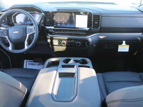 New 2026 Chevrolet Silverado 3500 LT image 16