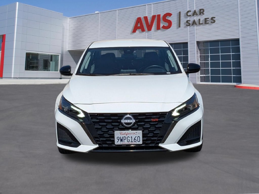 Used 2025 Nissan Altima 2.5 SR FWD image 2