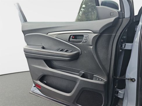 Used 2022 Honda Pilot TrailSport image 32