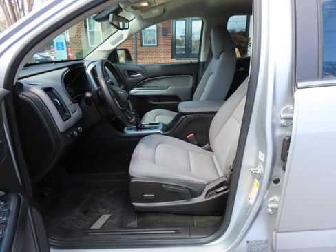 Used 2016 Chevrolet Colorado LT w/ LT Convenience Package image 16